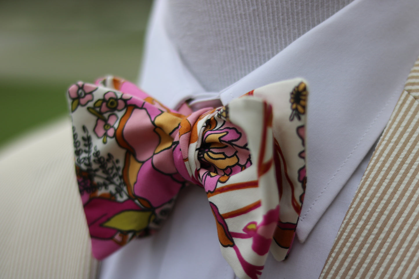 Manzana Floral Butterfly Bow Tie